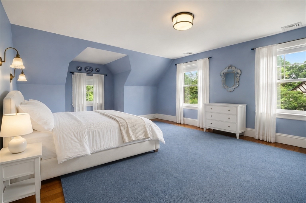 18 Eaton Ct # 18