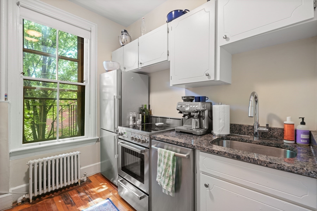 14 Gloucester St # 3B
