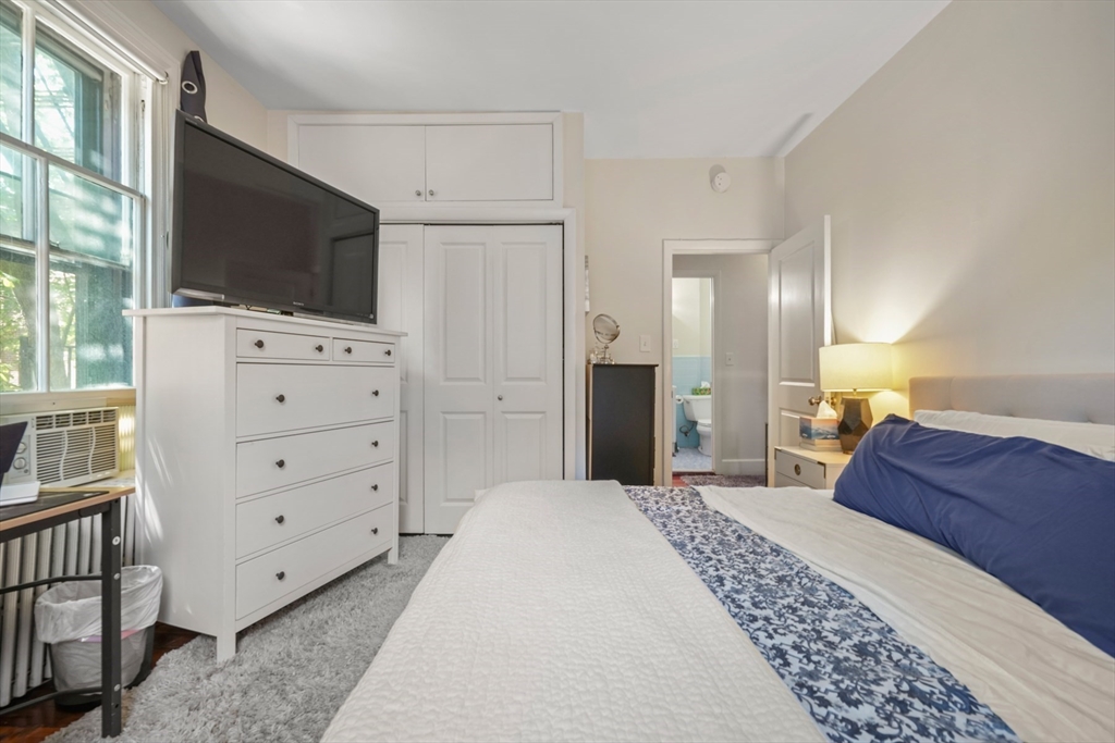 14 Gloucester St # 3B