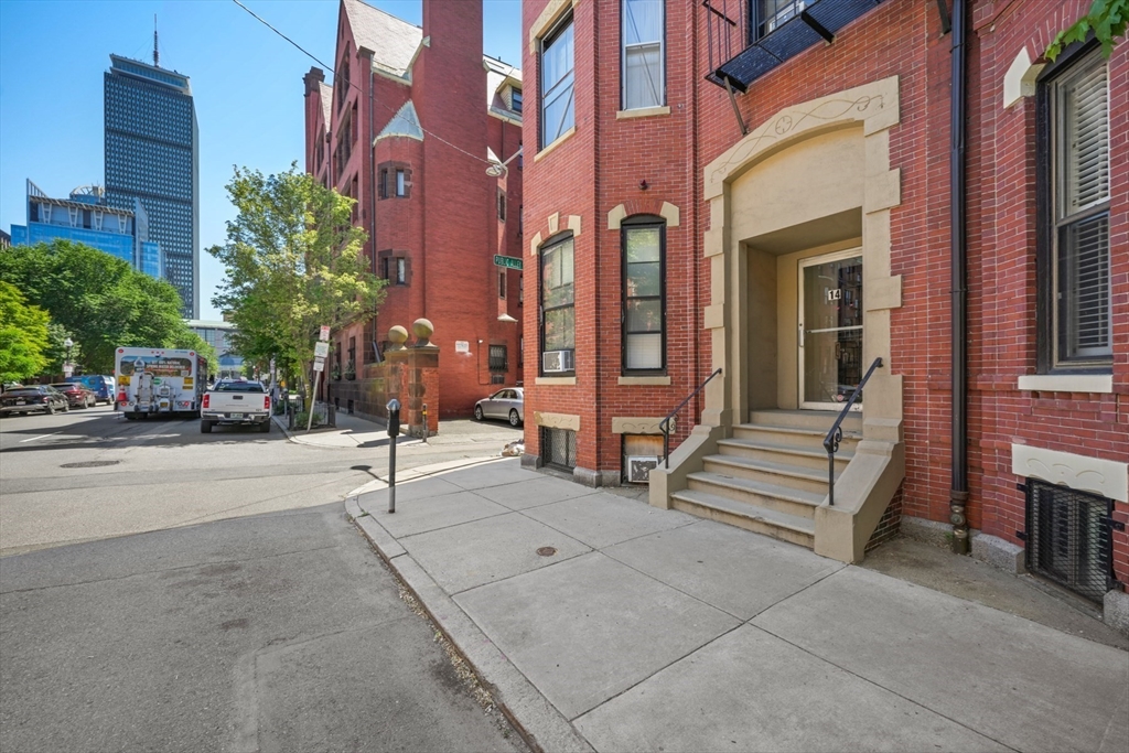 14 Gloucester St # 3B