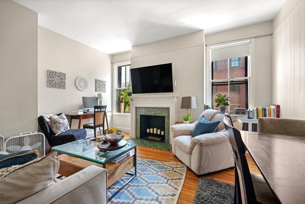 14 Gloucester St # 3B