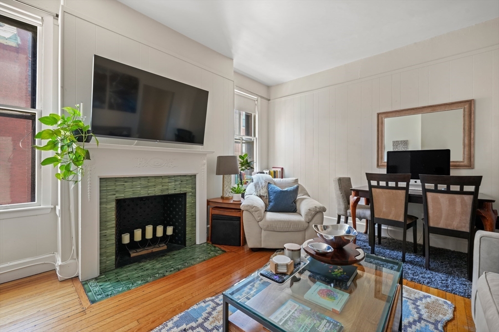14 Gloucester St # 3B