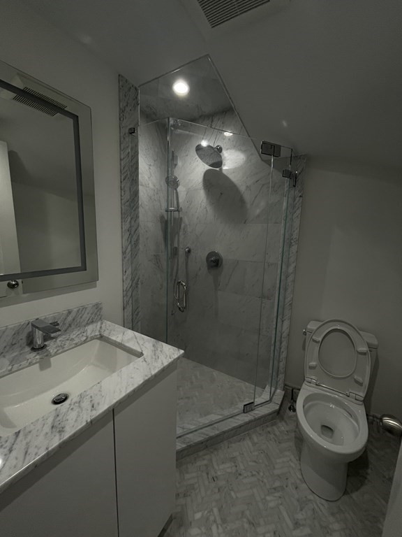 152 Mt Vernon Street Unit: Studio