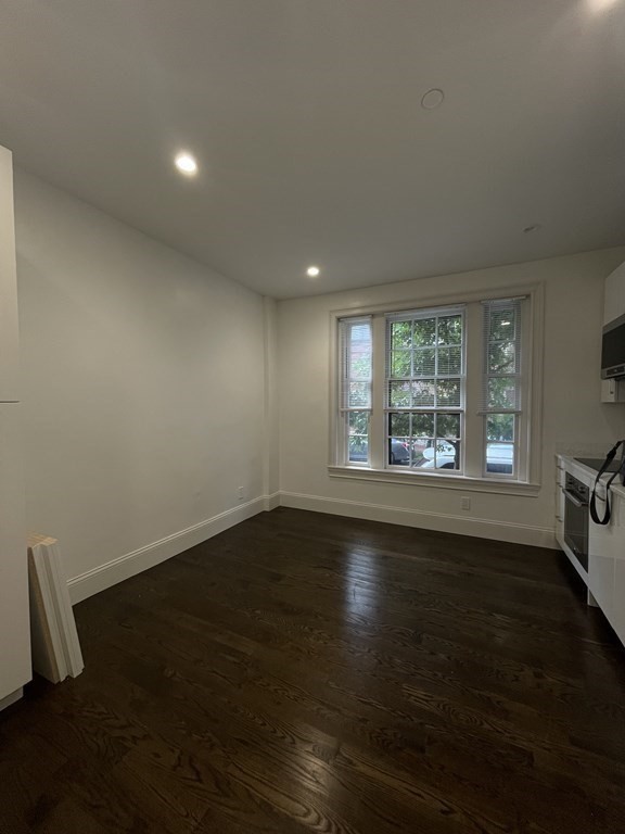 152 Mt Vernon Street Unit: Studio