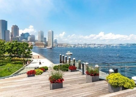 22 Liberty Dr # 2L