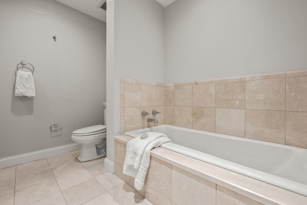 778 Boylston St # 4A