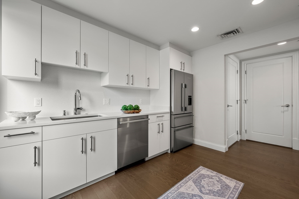 778 Boylston St # 4A