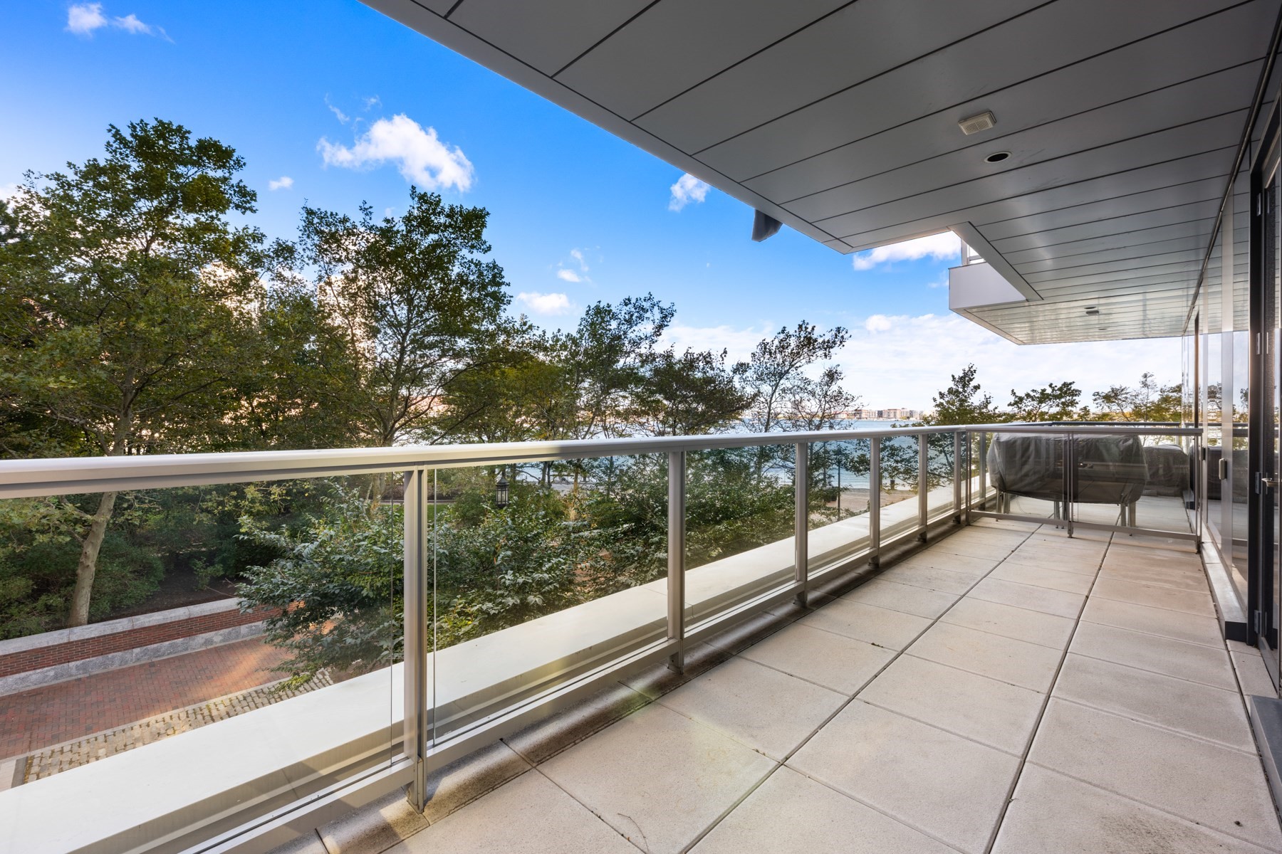22 Liberty Dr # 2M
