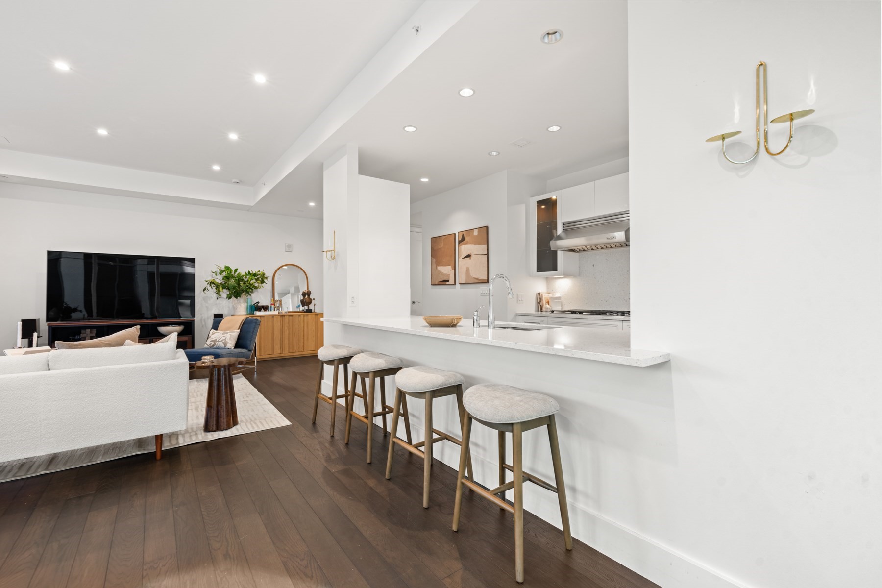 22 Liberty Dr # 2M