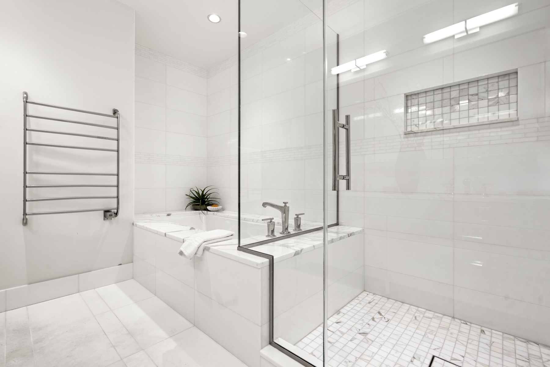 22 Liberty Dr # 2M