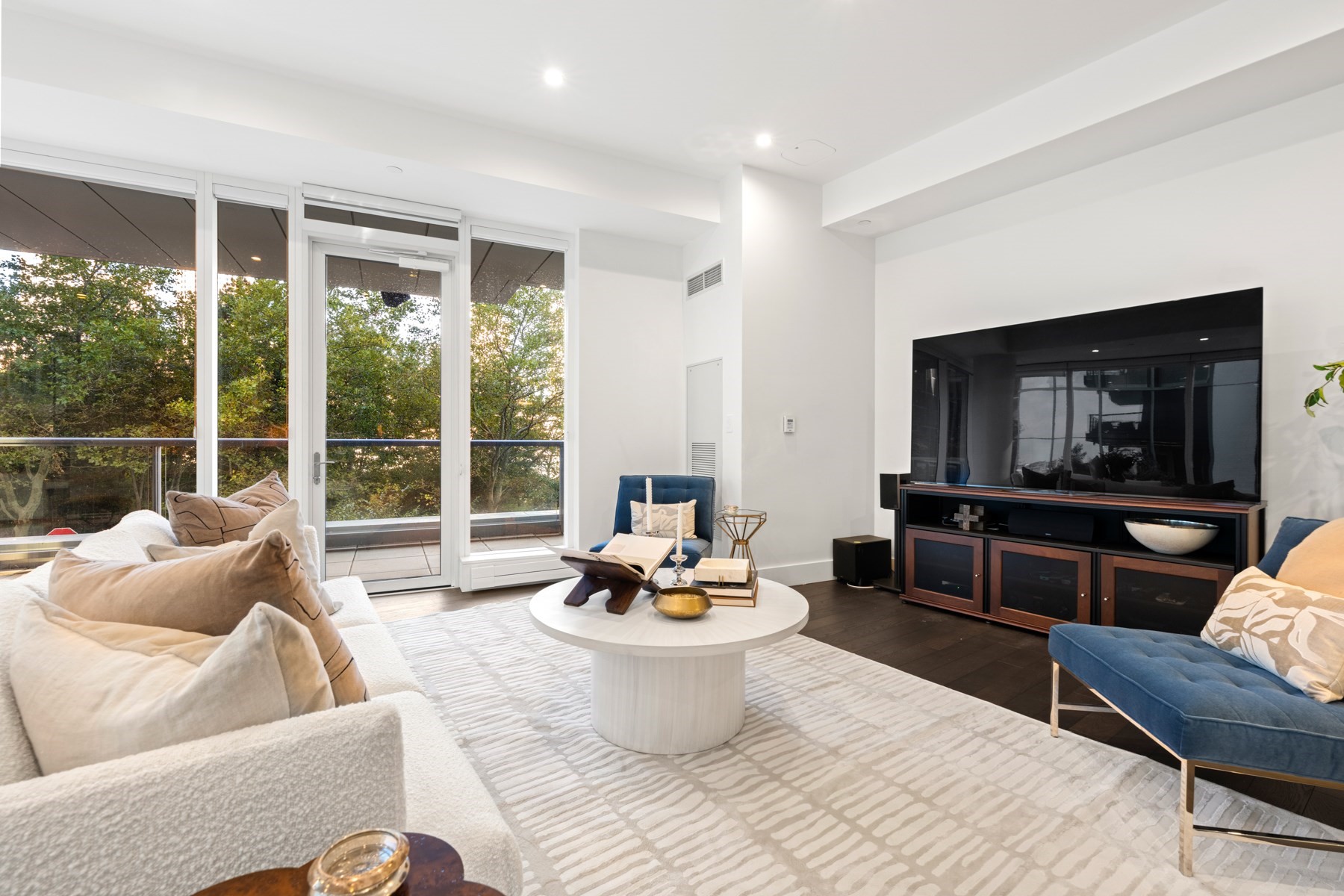 22 Liberty Dr # 2M