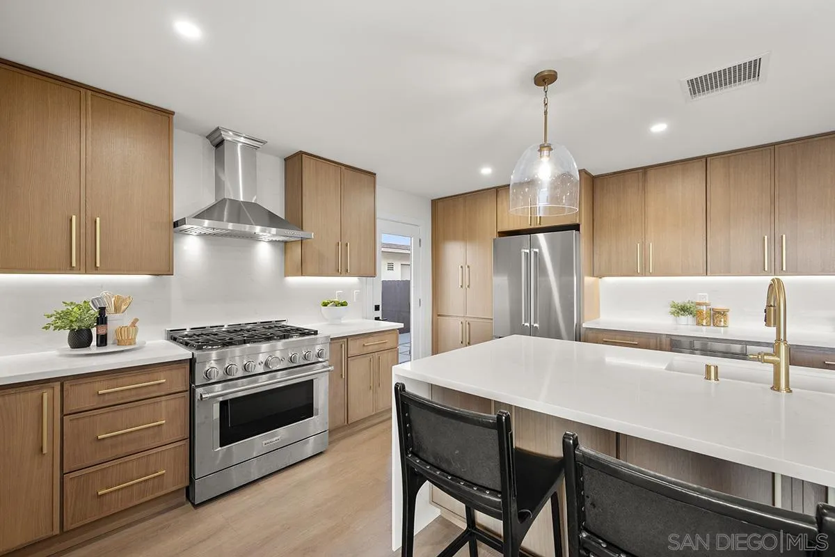 4612 Benhurst Avenue