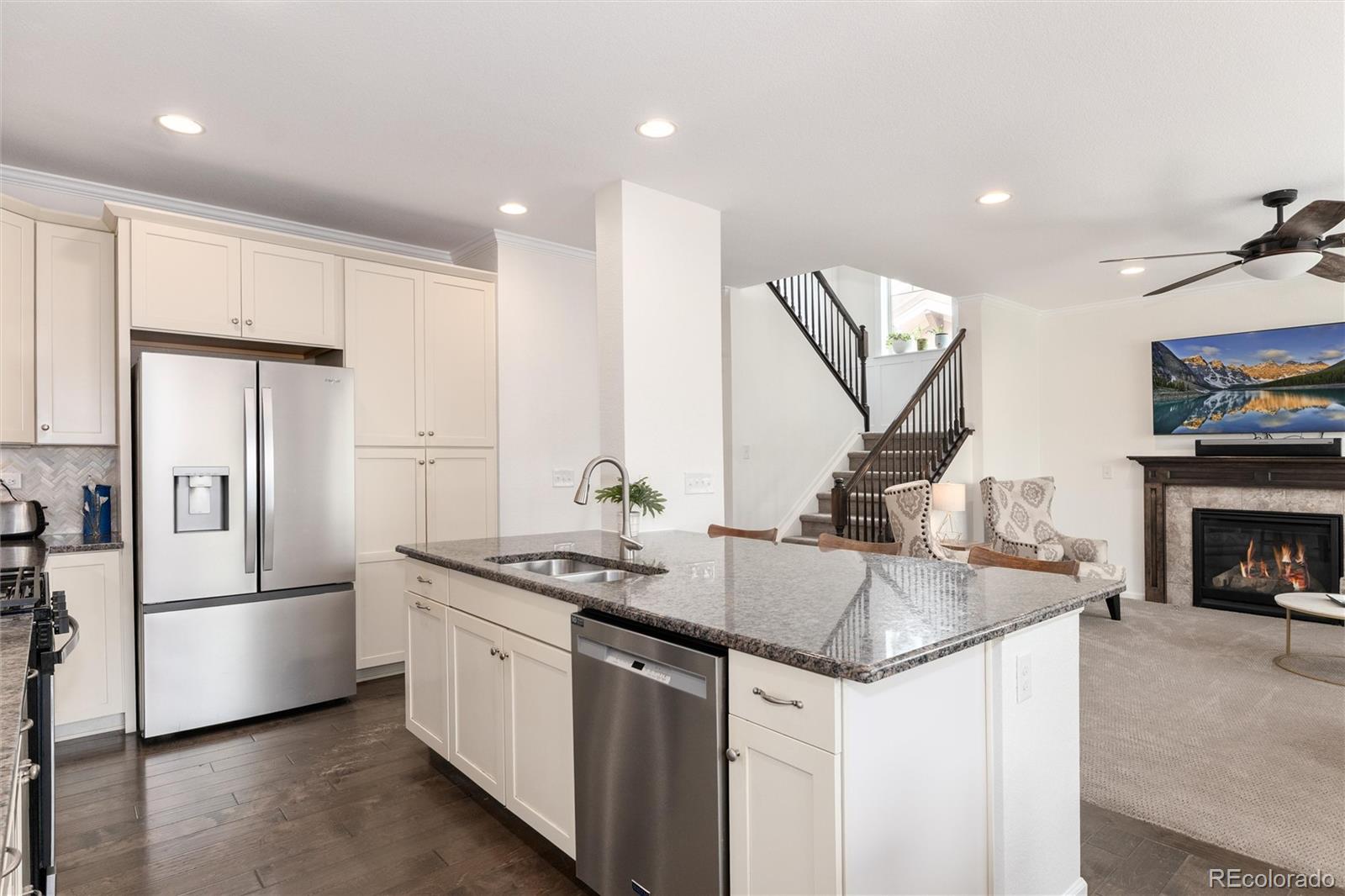 26925 E Quarto Place