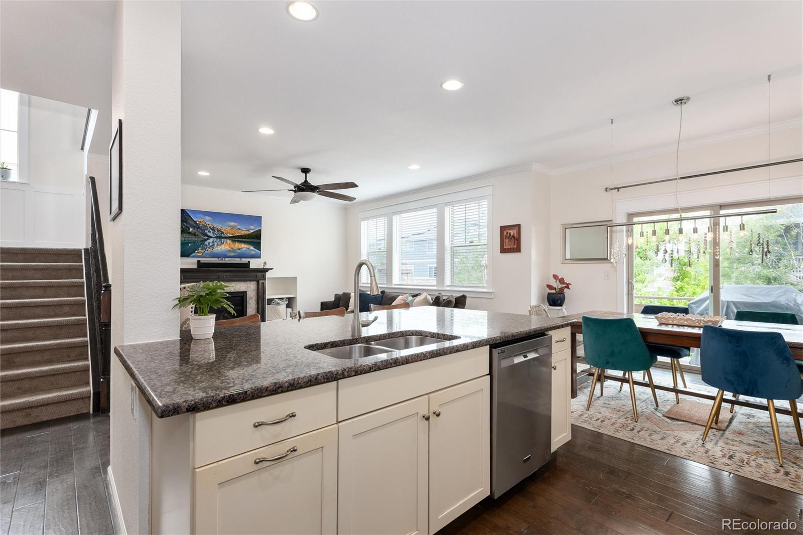 26925 E Quarto Place