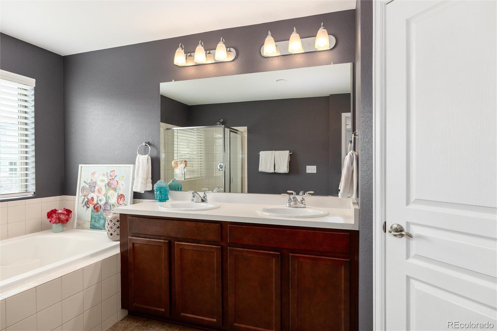26925 E Quarto Place
