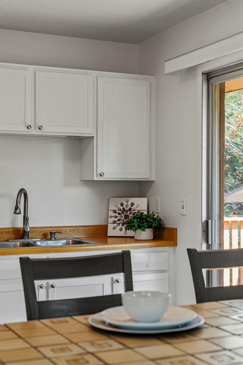 11617 E Wesley Avenue