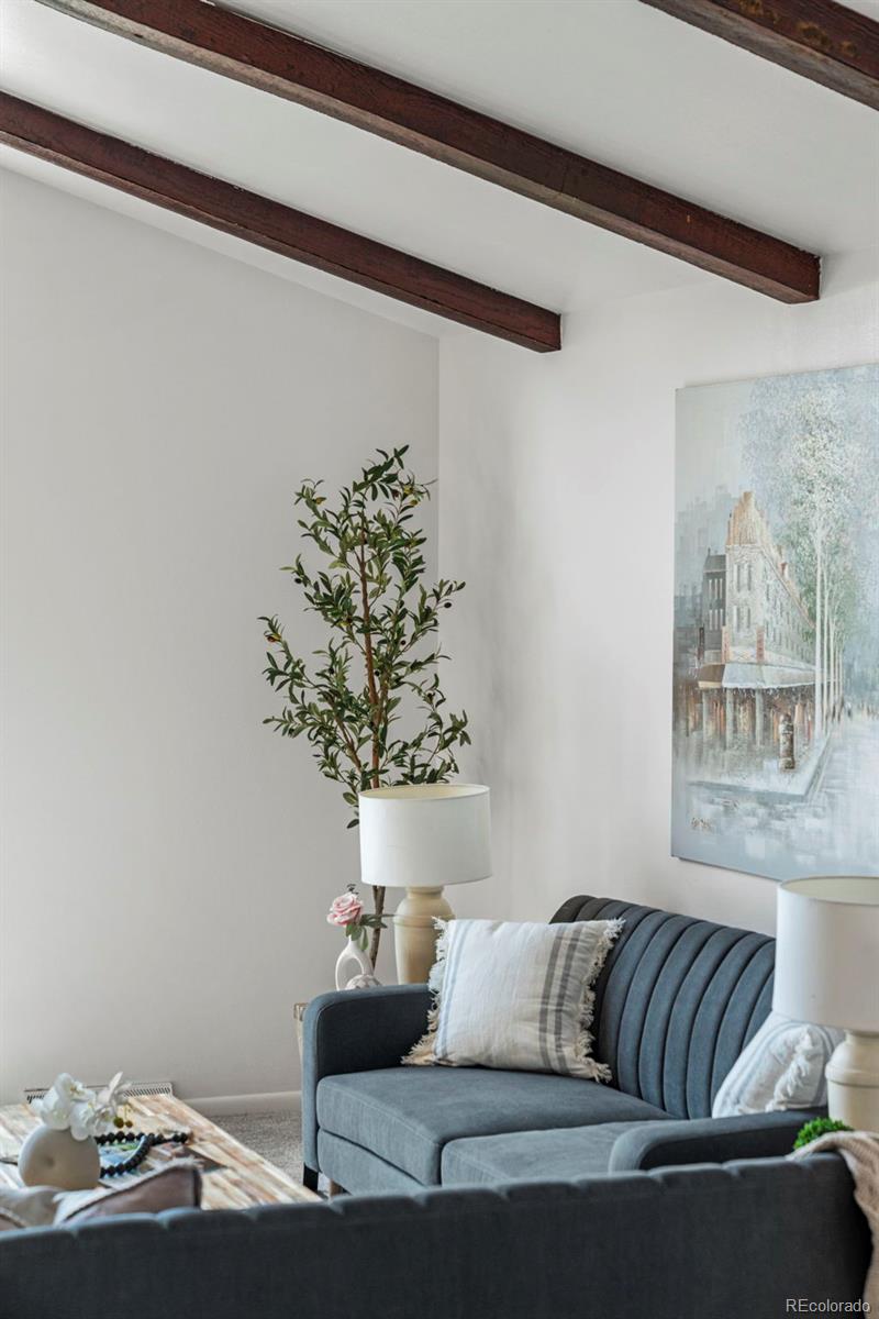 11617 E Wesley Avenue