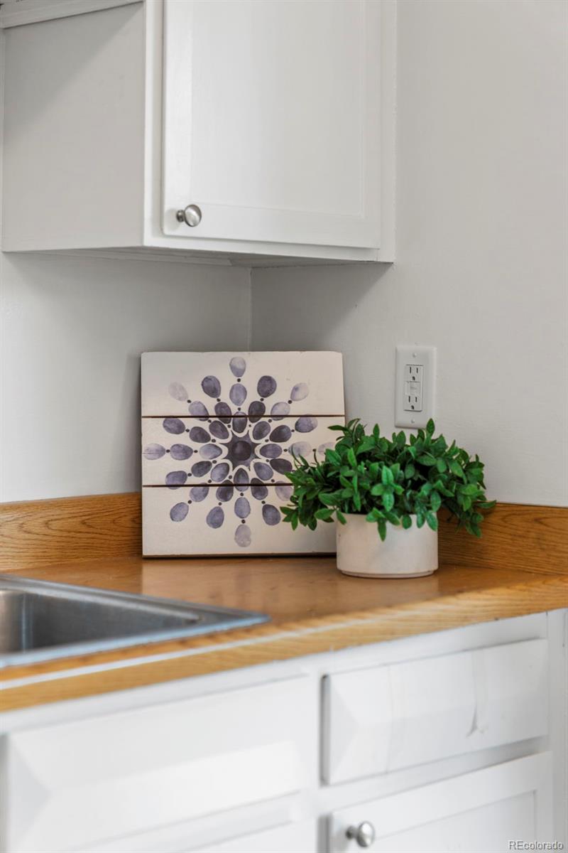 11617 E Wesley Avenue