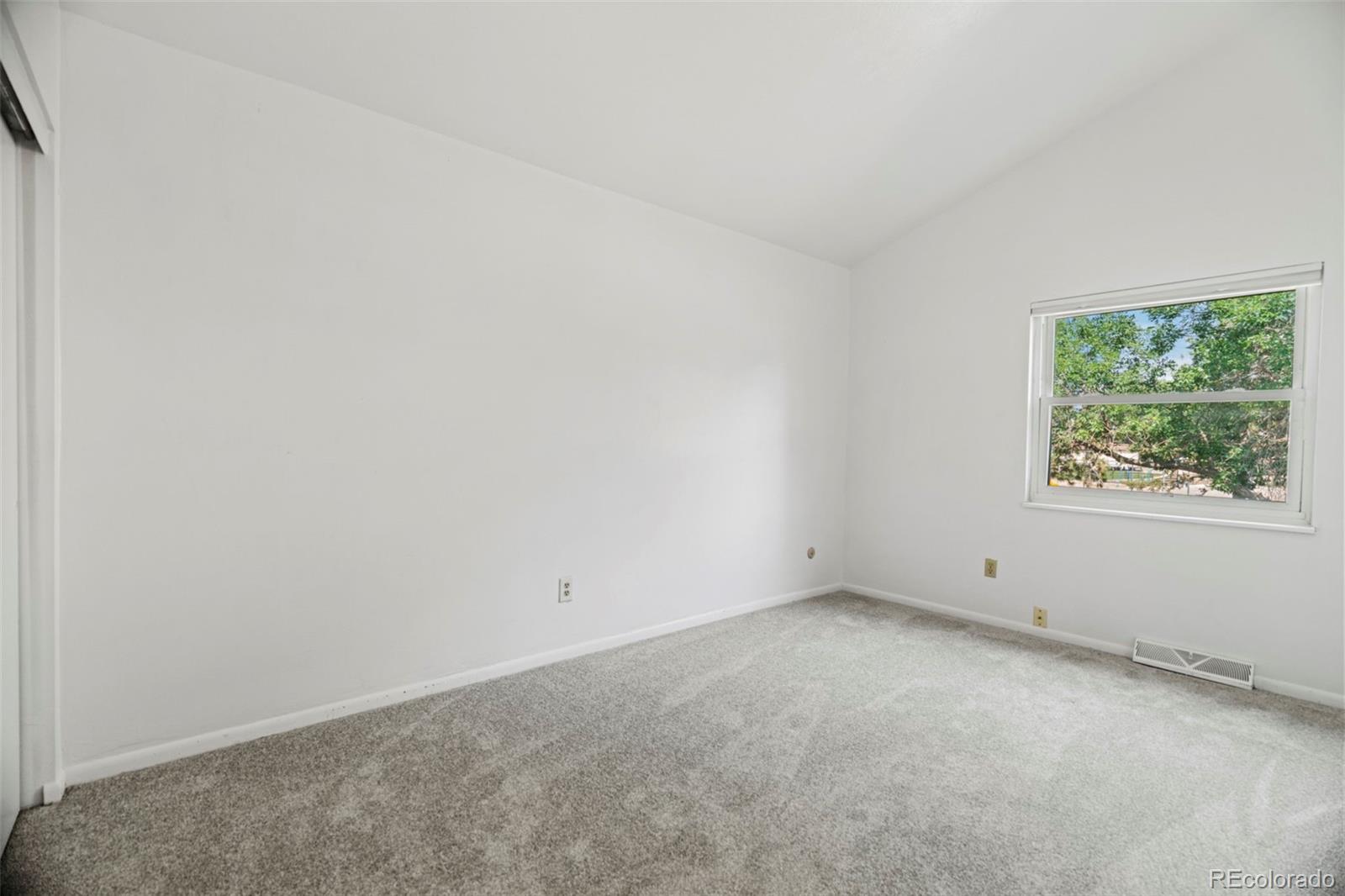 11617 E Wesley Avenue