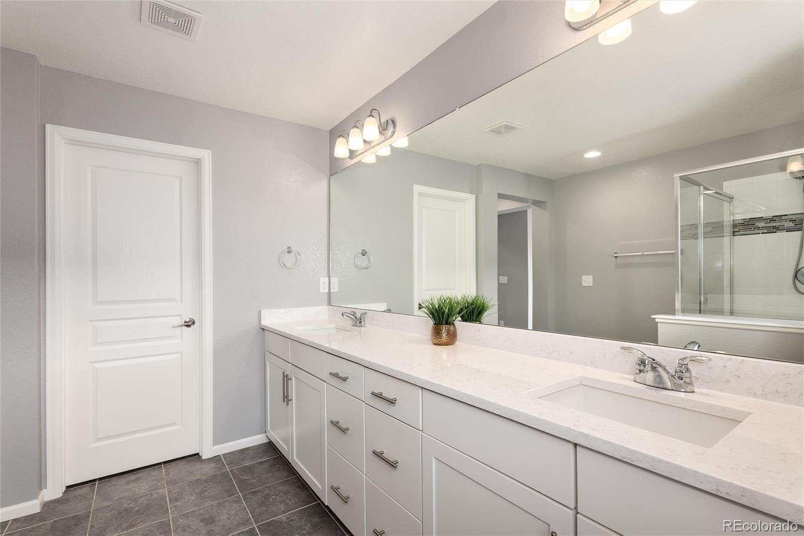 26824 E Quarto Place