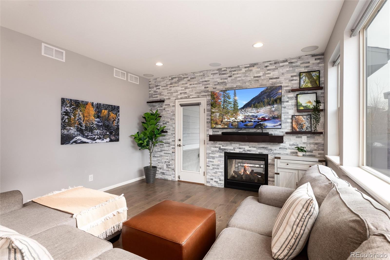 26824 E Quarto Place