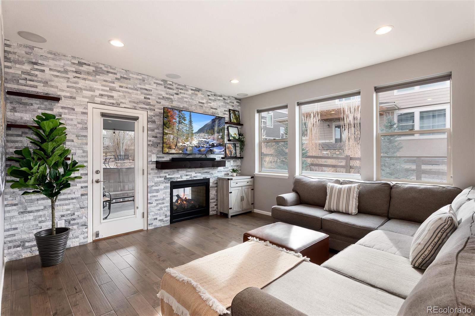 26824 E Quarto Place