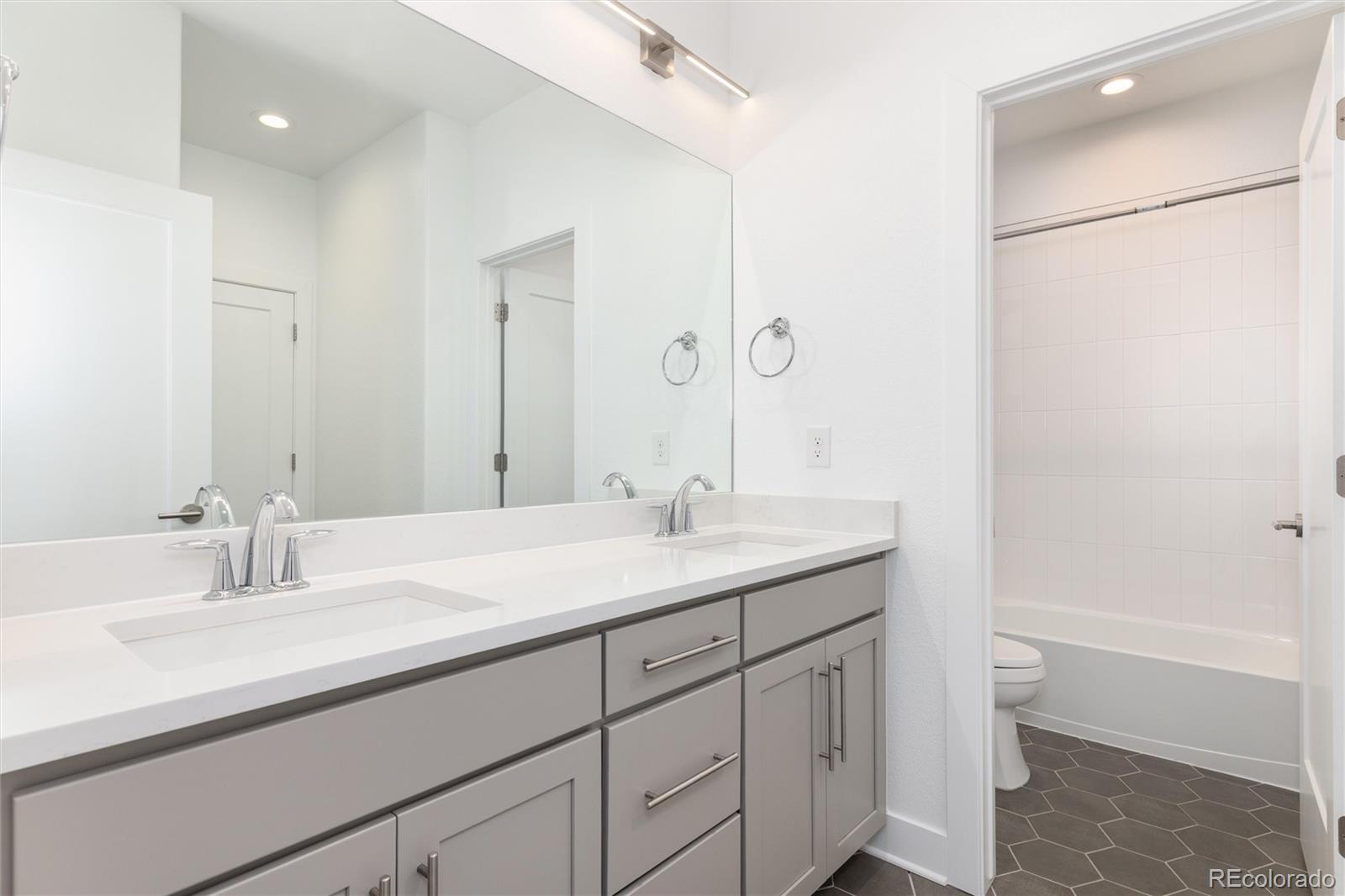 6689 S Vandriver Way