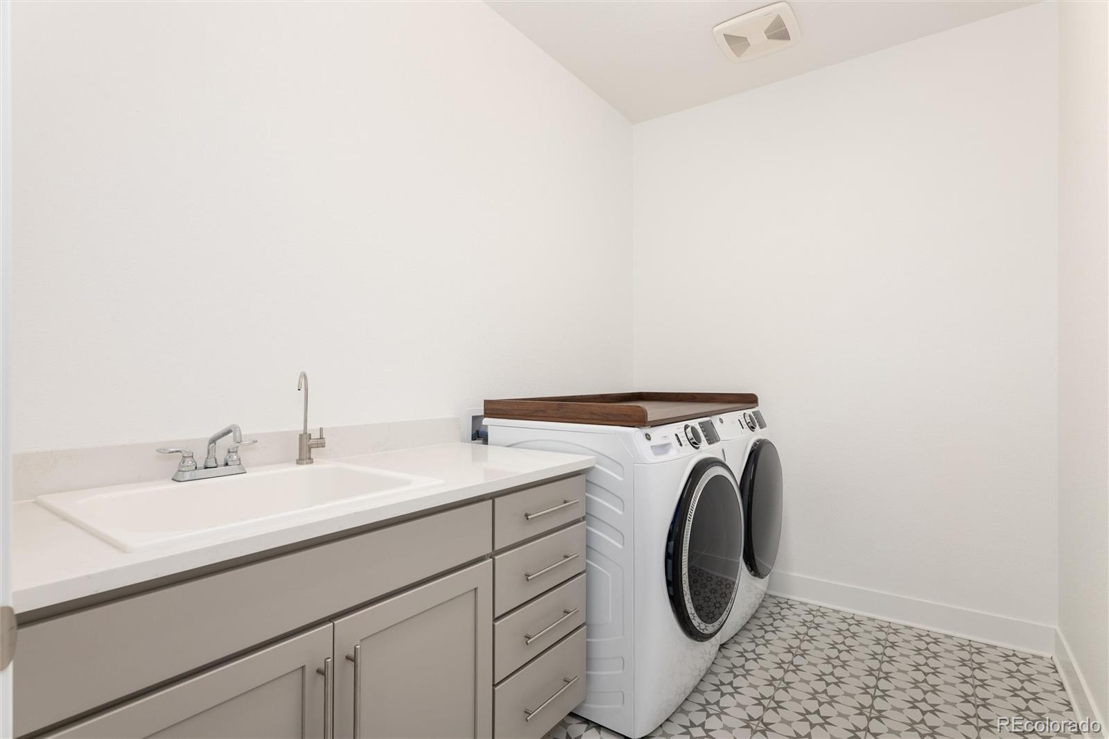 6689 S Vandriver Way