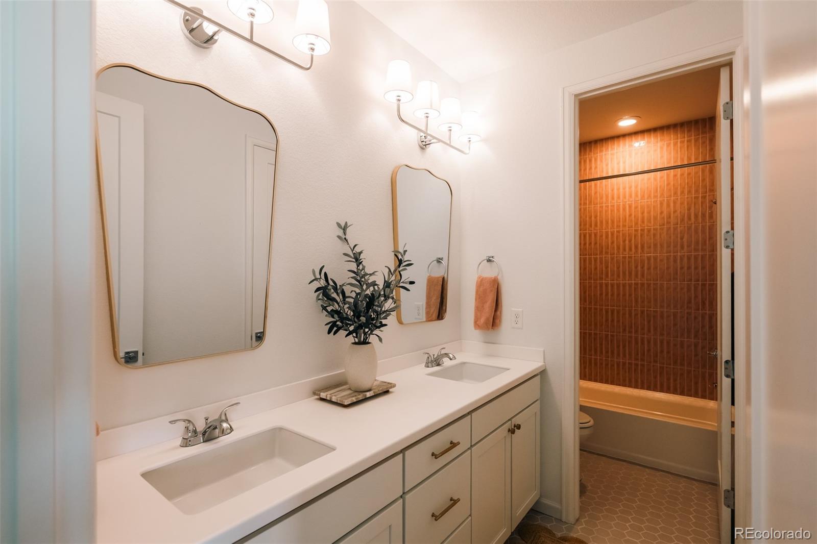 6940 S Yantley Court