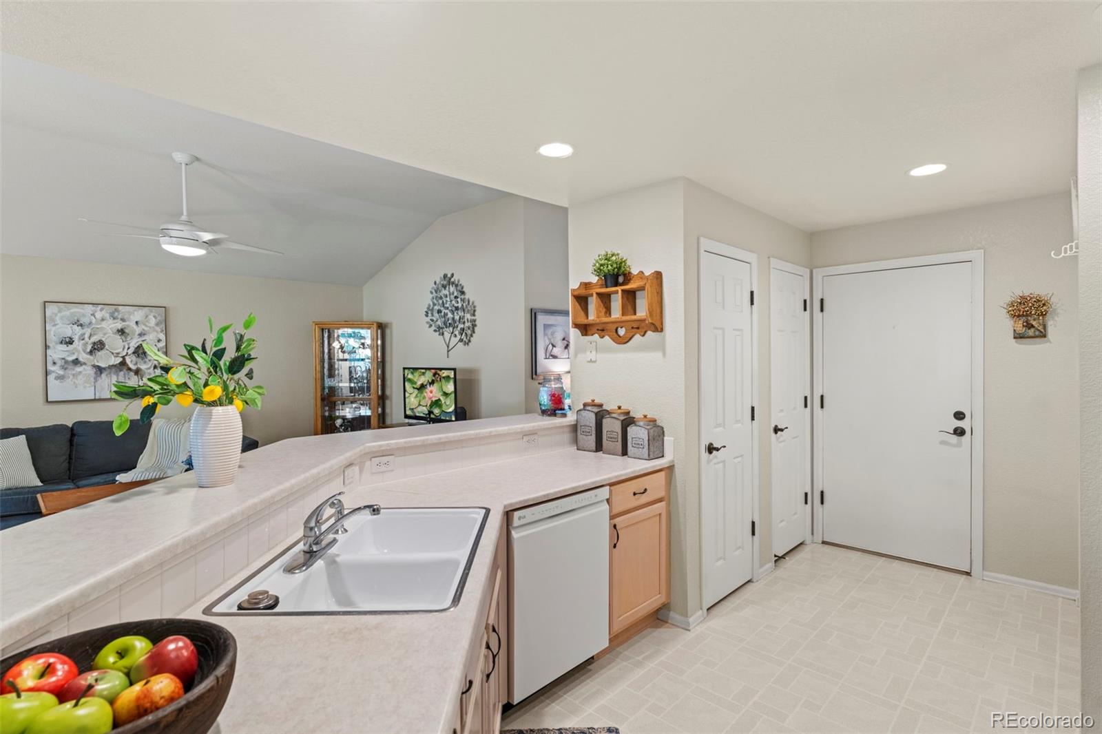 8009 S Algonquian Court