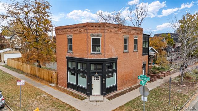 95 W Byers Place