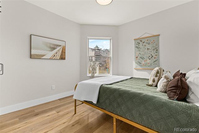 95 W Byers Place