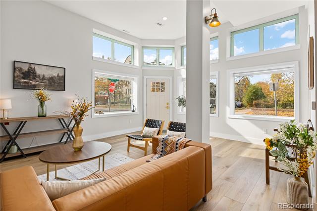 95 W Byers Place