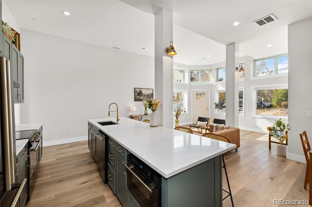 95 W Byers Place