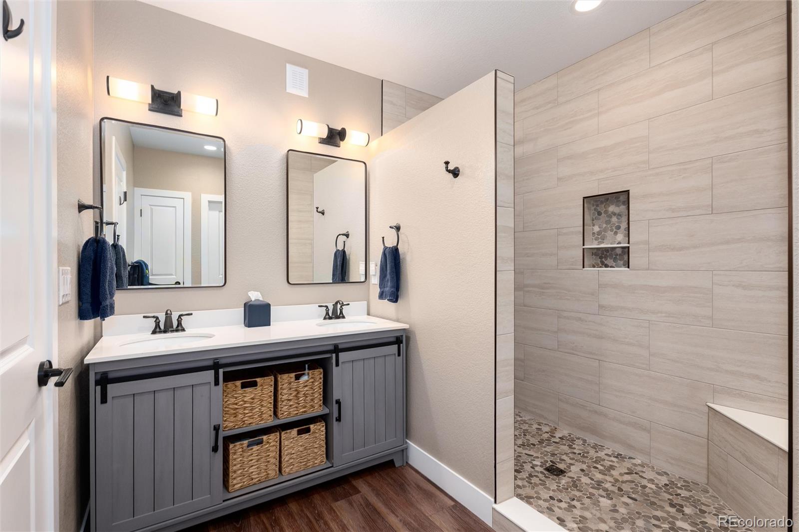 27643 E Euclid Drive