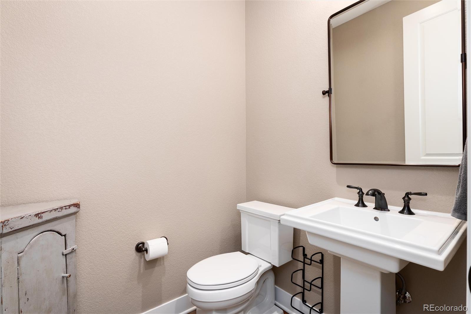 27643 E Euclid Drive