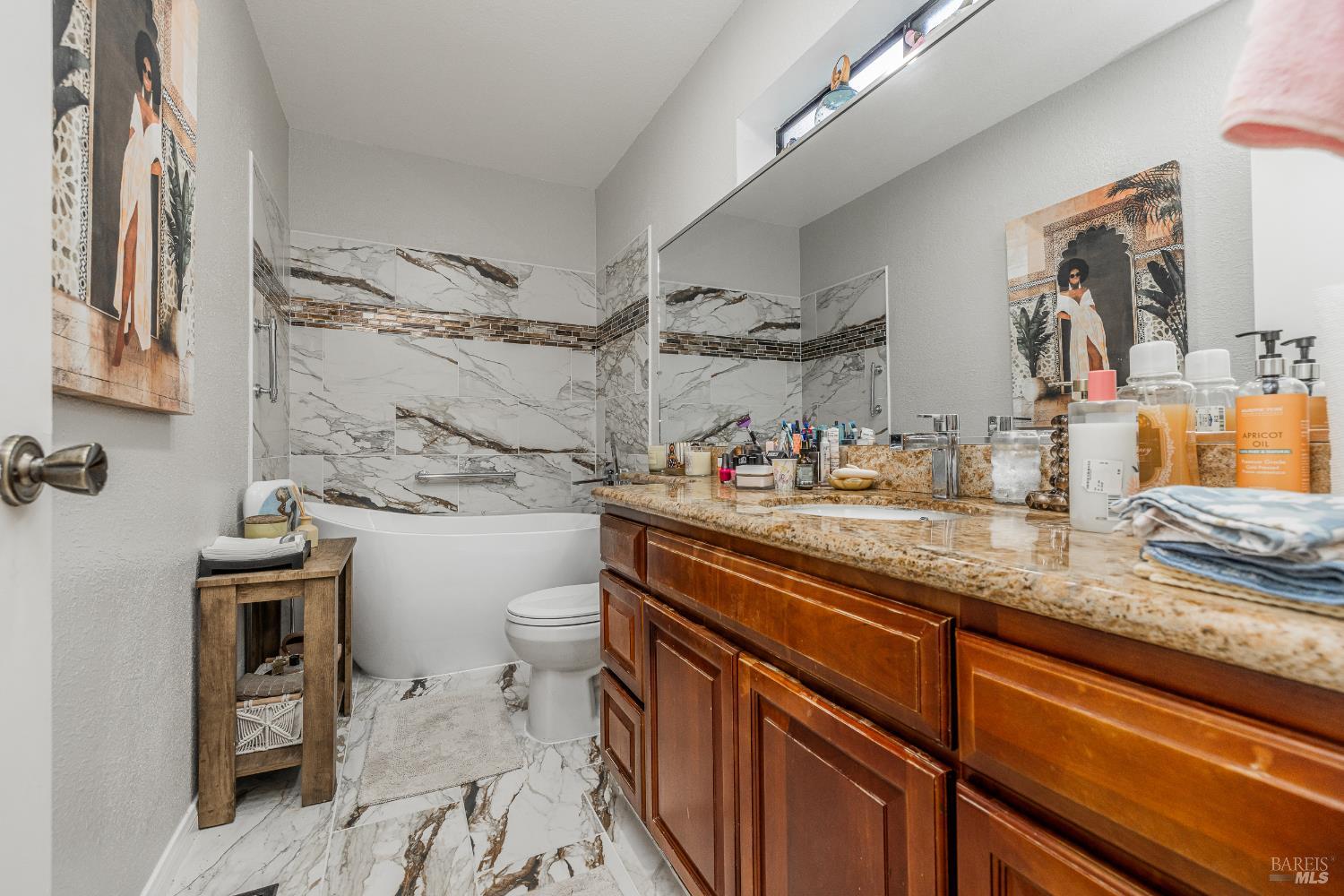 2454 Sebastopol Lane