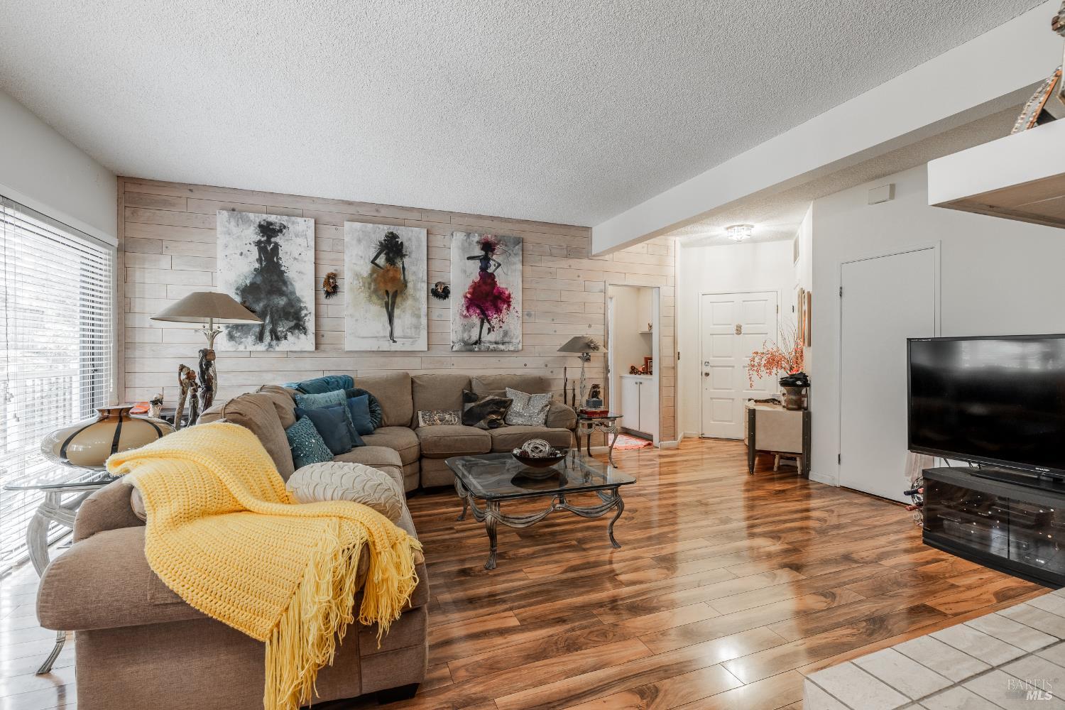 2454 Sebastopol Lane