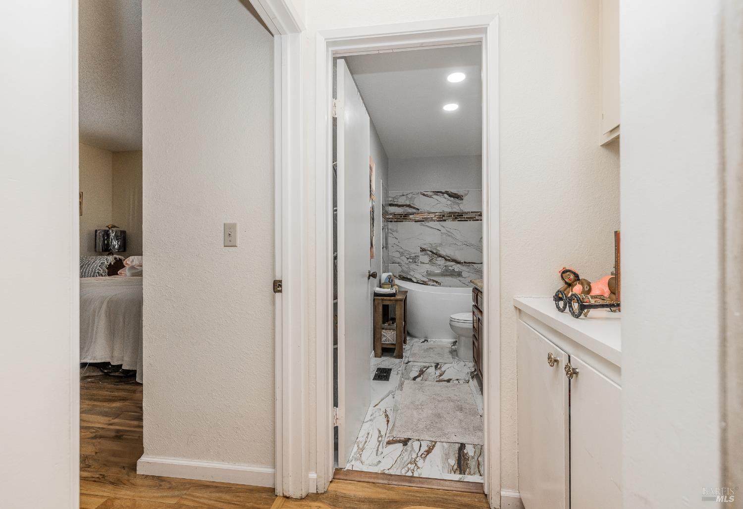 2454 Sebastopol Lane