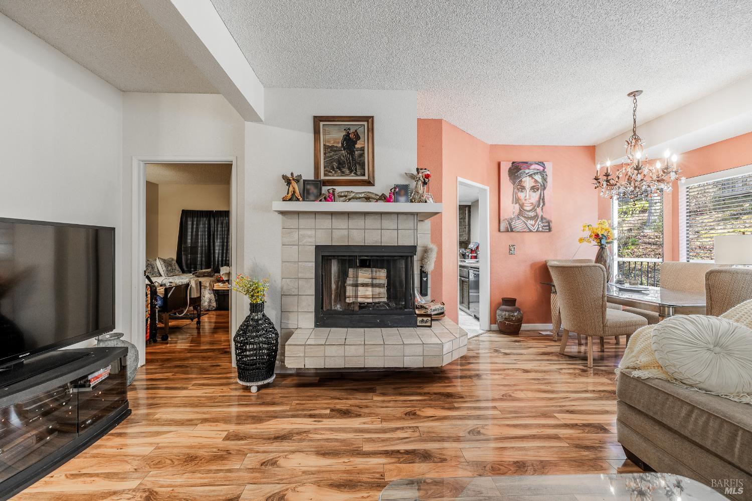 2454 Sebastopol Lane