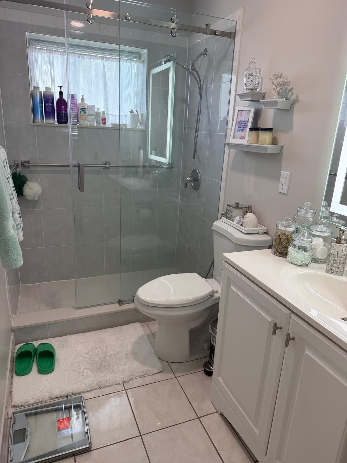 2572 E Emory Dr D