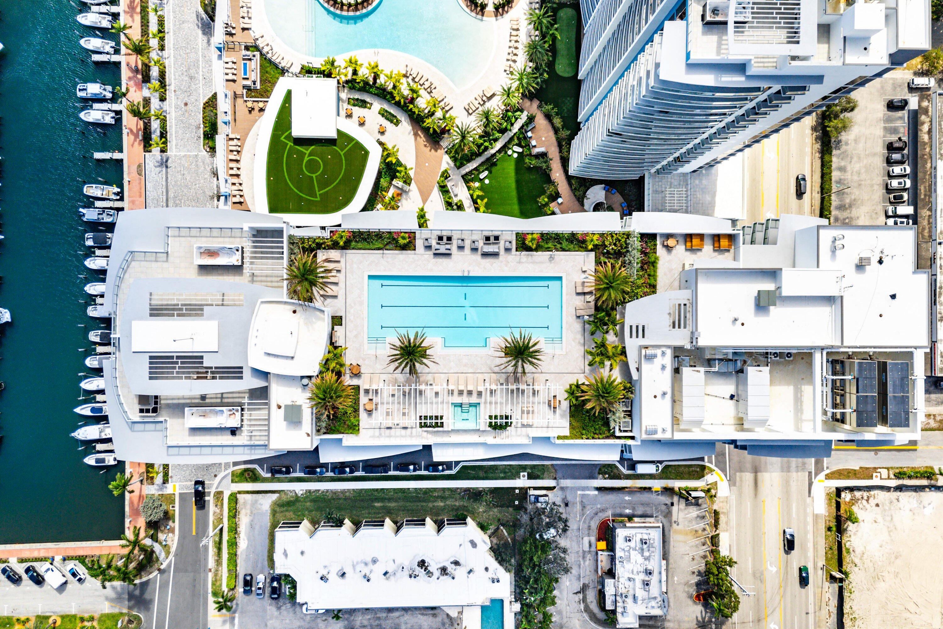 220 Lake Shore Drive 1010