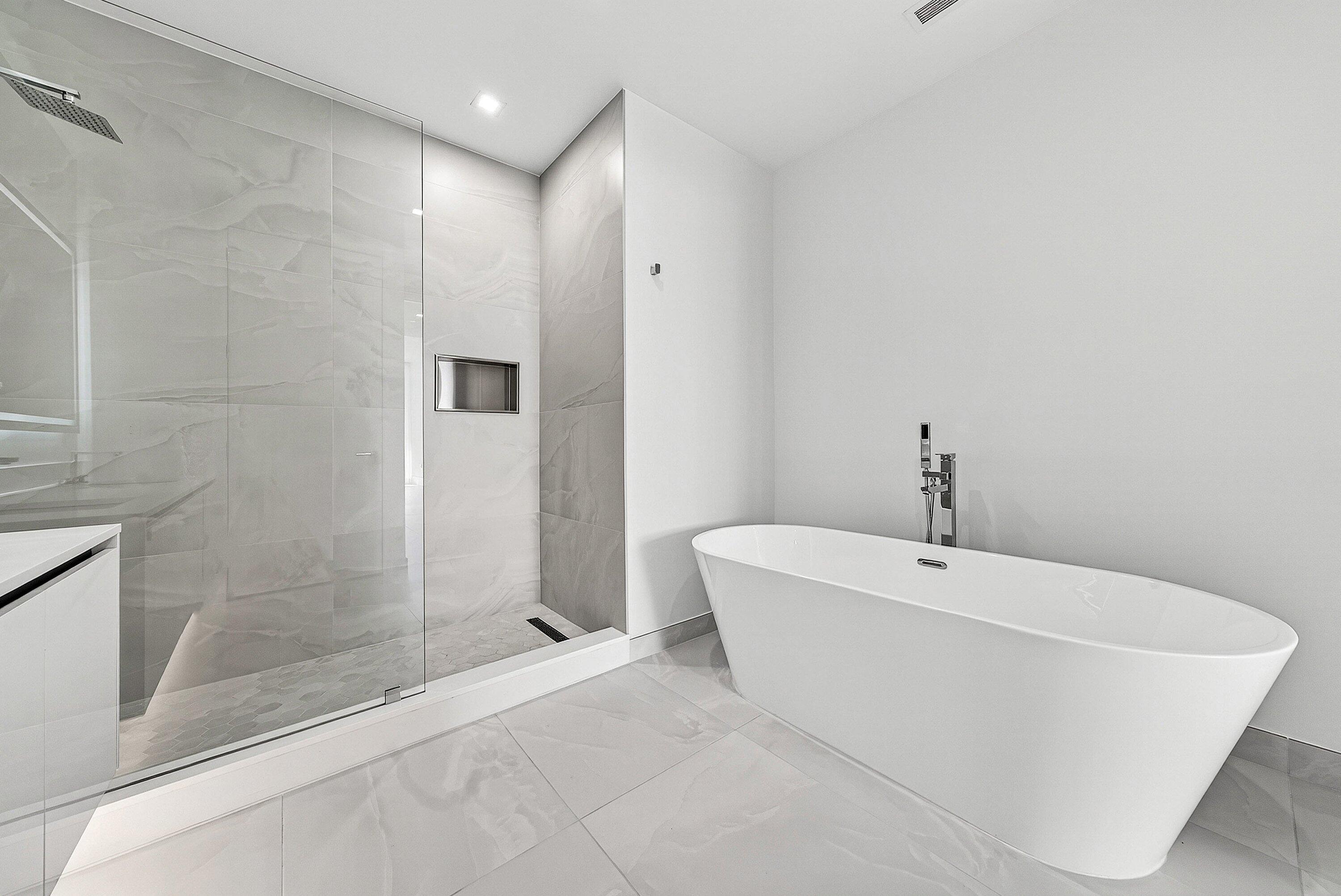 220 Lake Shore Drive 1010