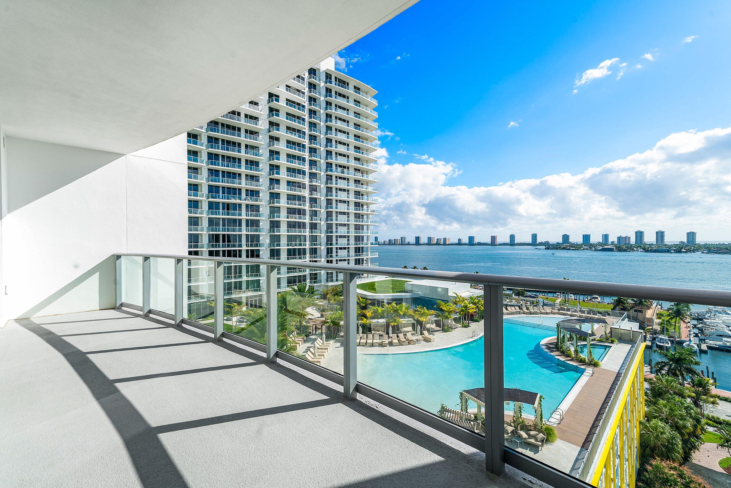 220 Lake Shore Drive 1010