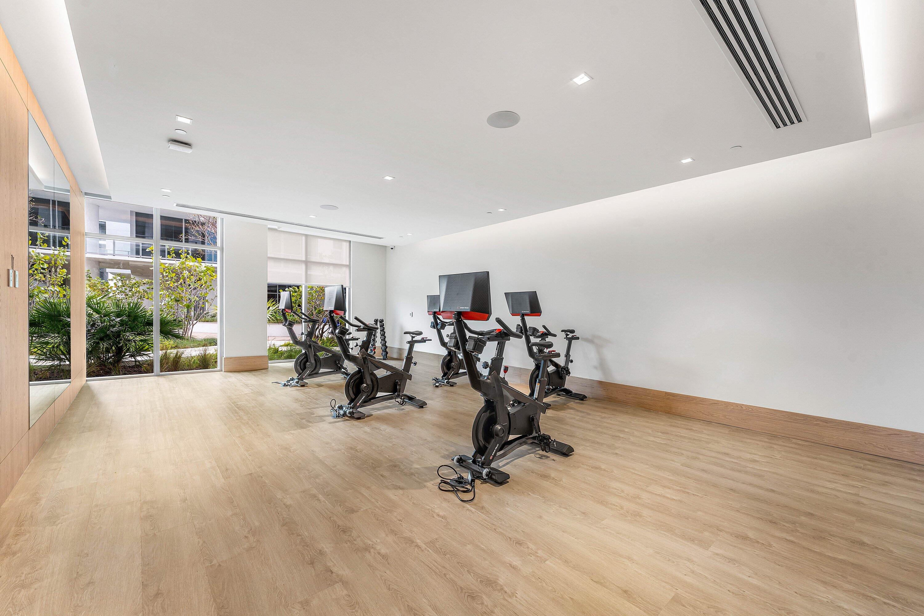 220 Lake Shore Drive 1010