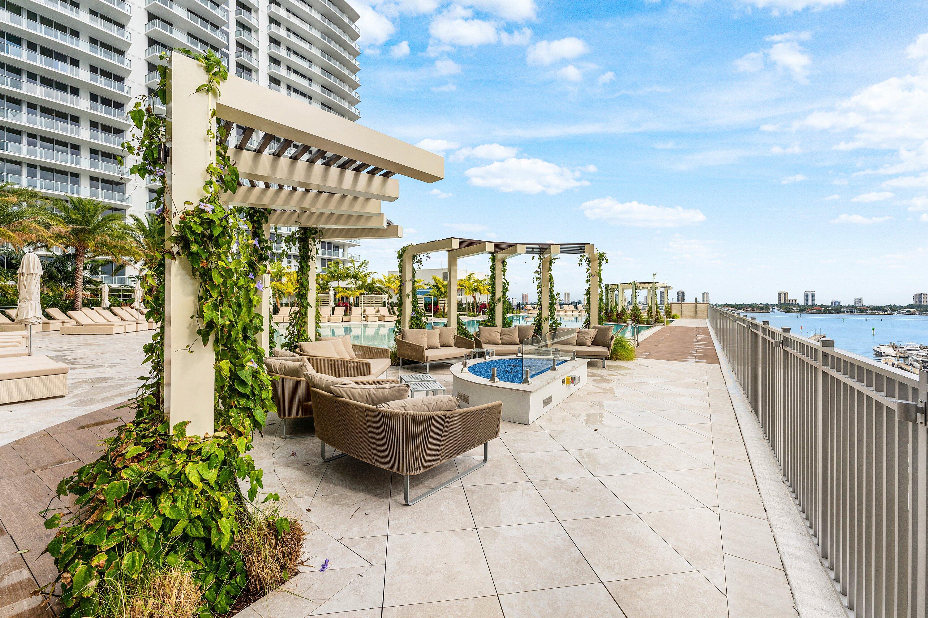 220 Lake Shore Drive 1010