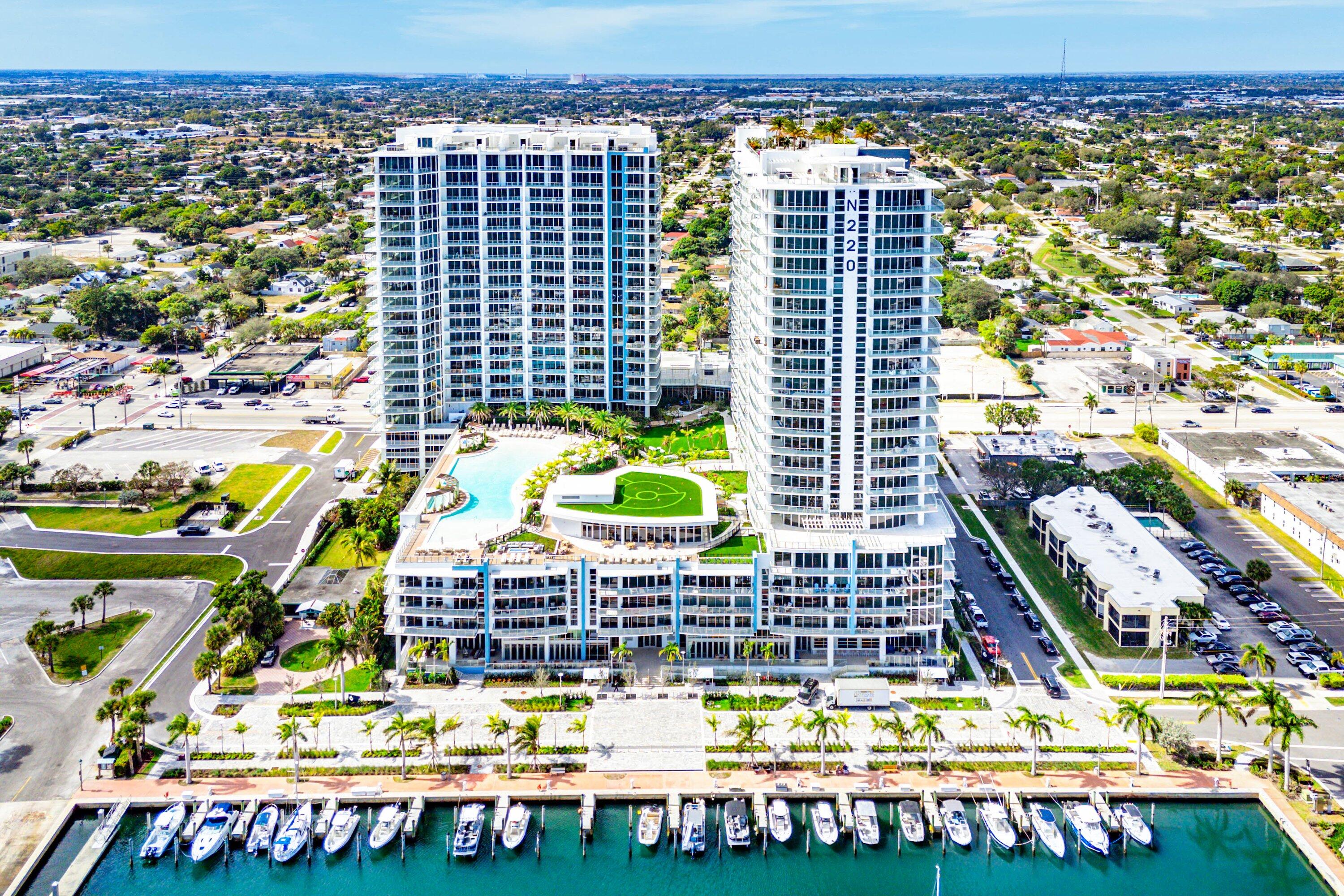 220 Lake Shore Drive 1010