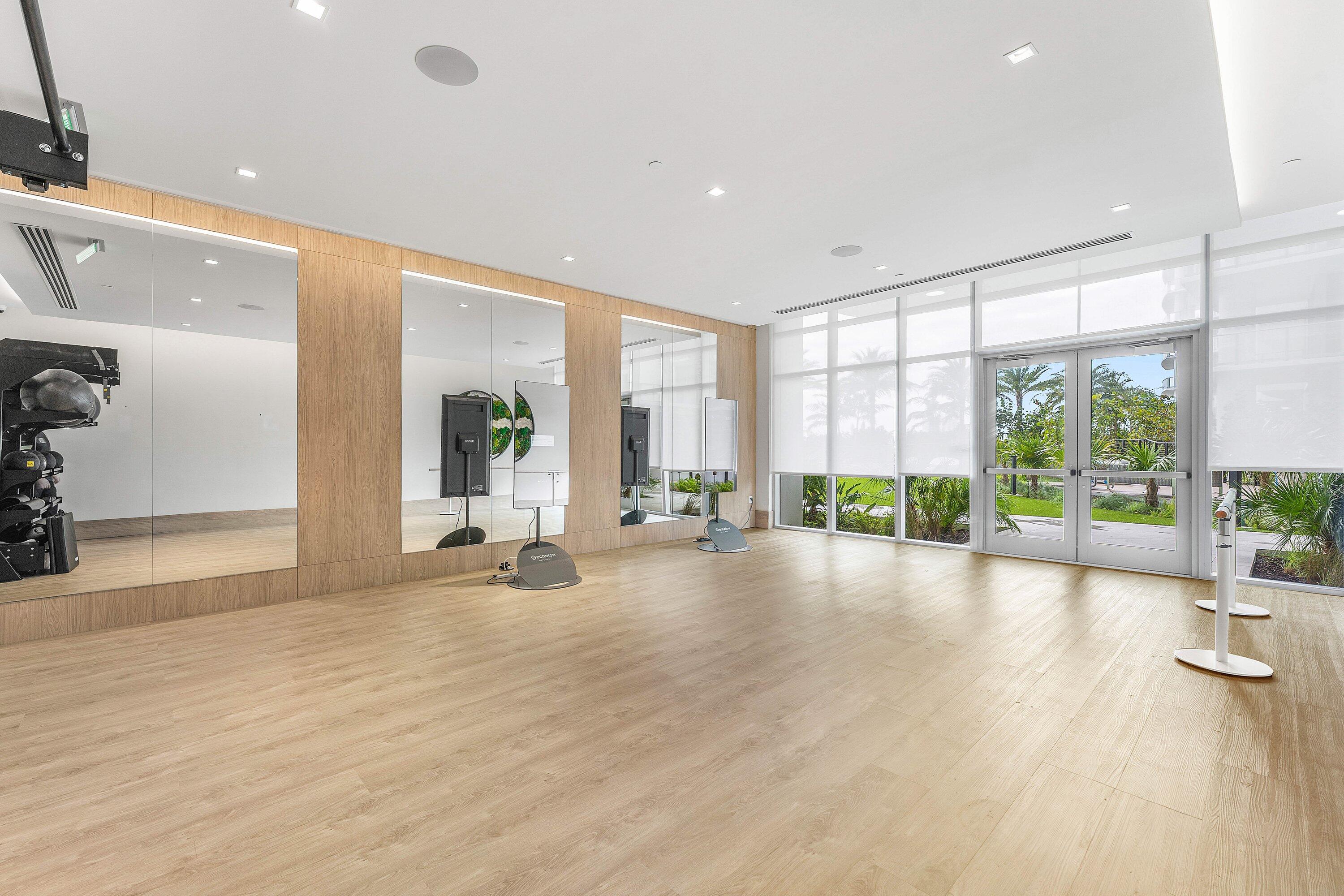 220 Lake Shore Drive 1010