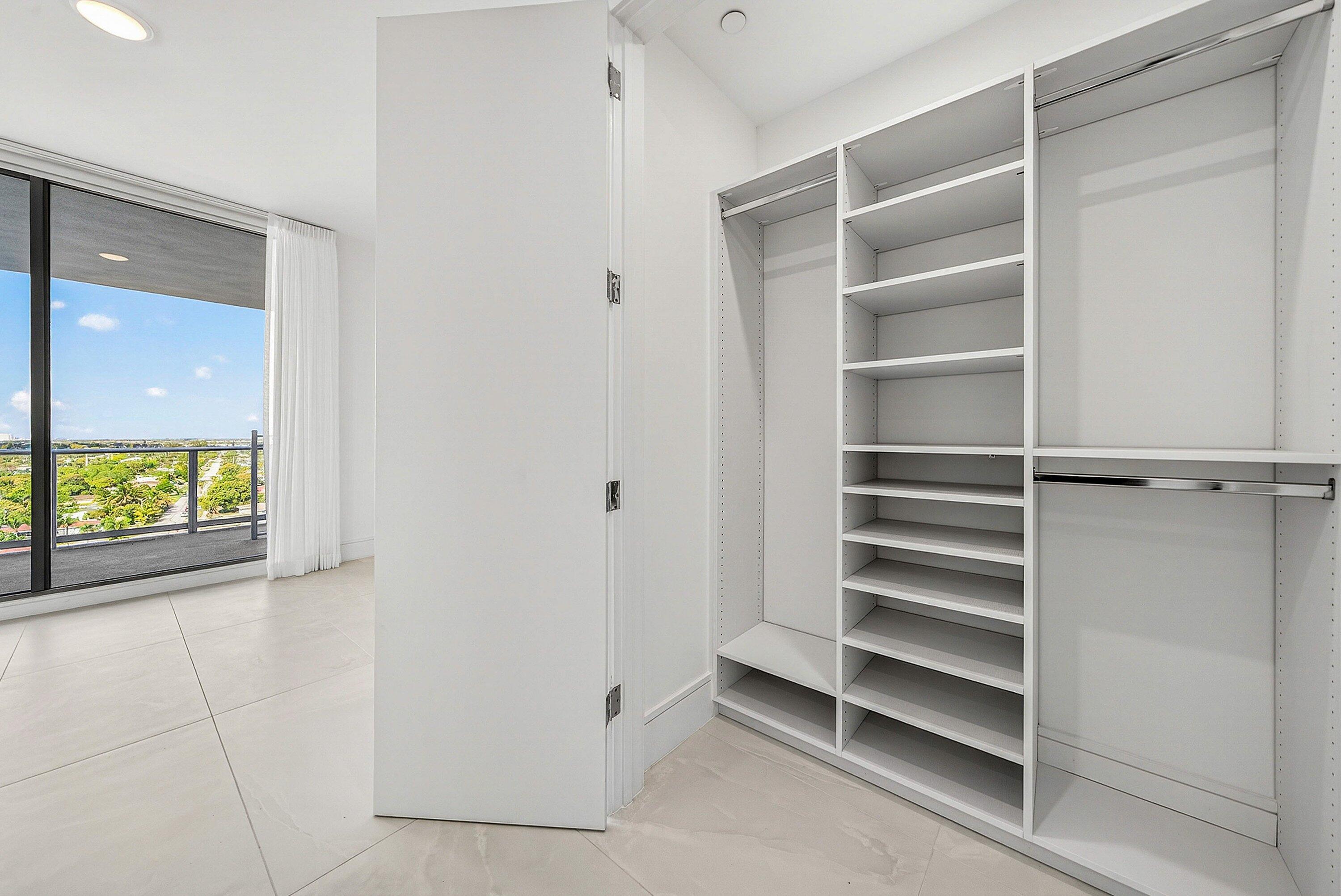 220 Lake Shore Drive 1010