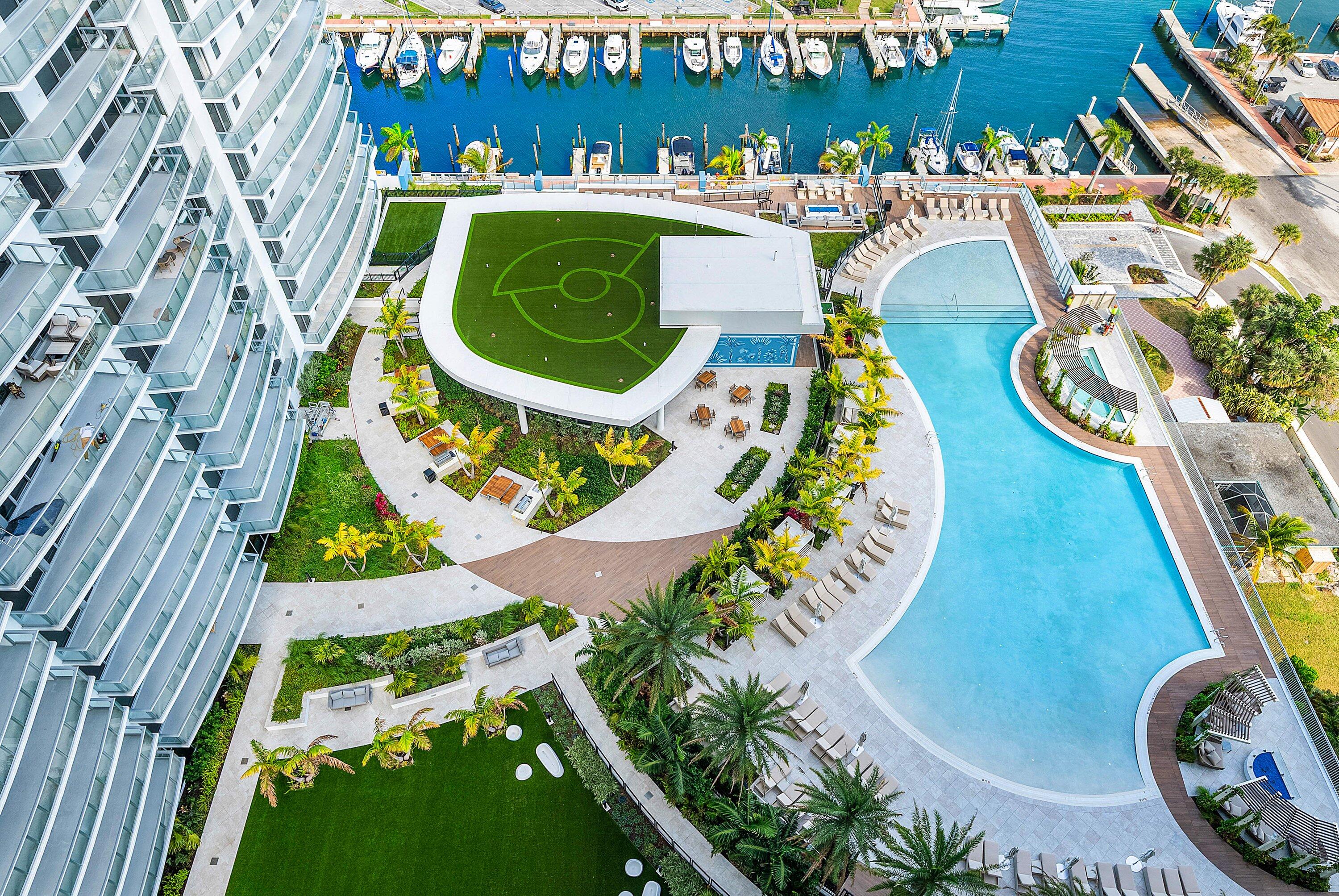 220 Lake Shore Drive 1010